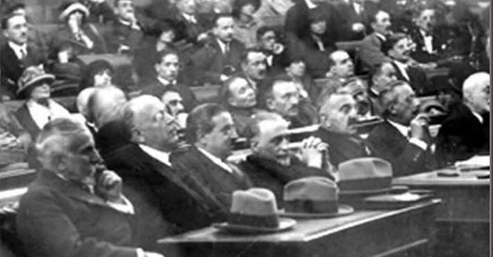 ΔΙΚΗ ΤΩΝ ΕΞΙ : Η σύγκρουση των δύο αρχιστρατήγων Χατζανέστη – Παπούλα
